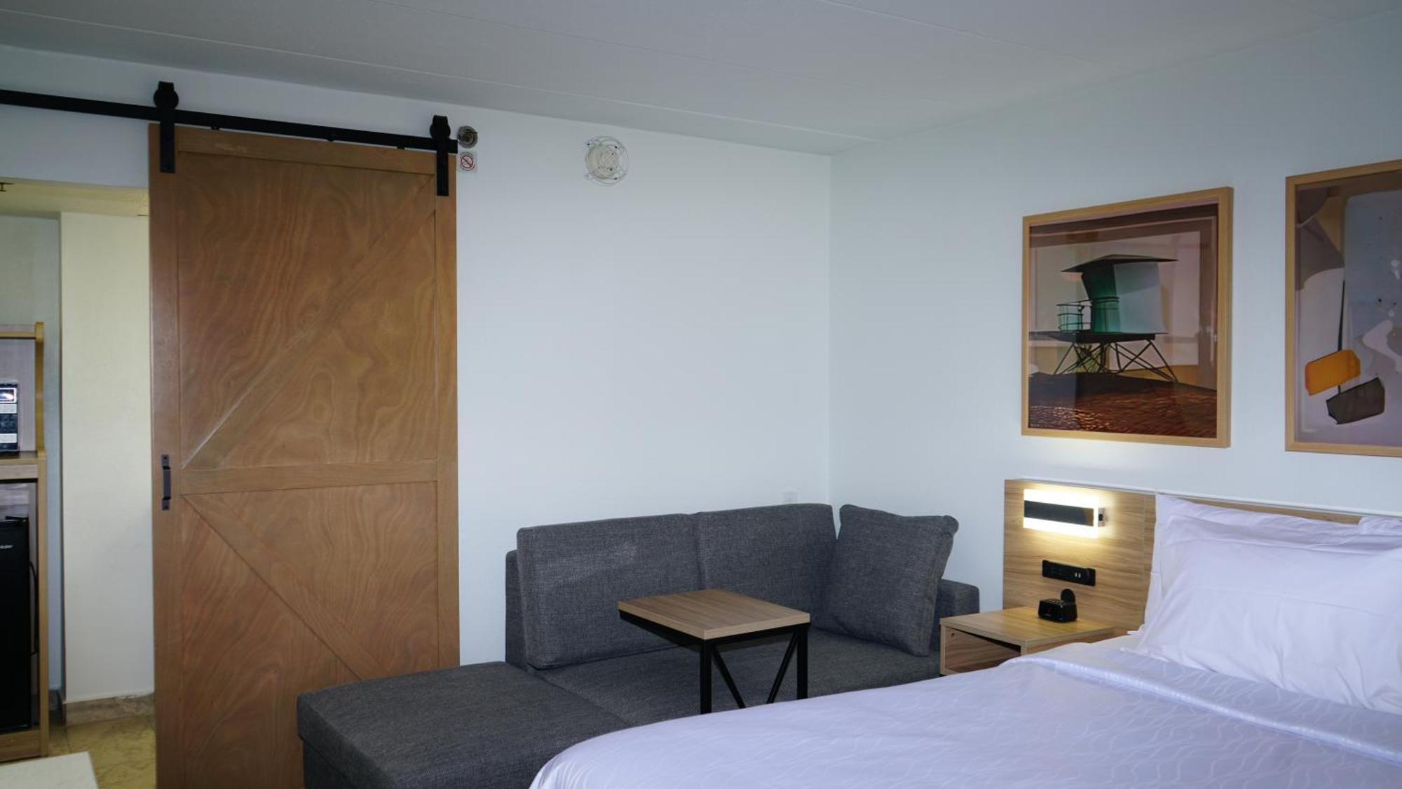 Waterfront Phl Airport Hotel Essington